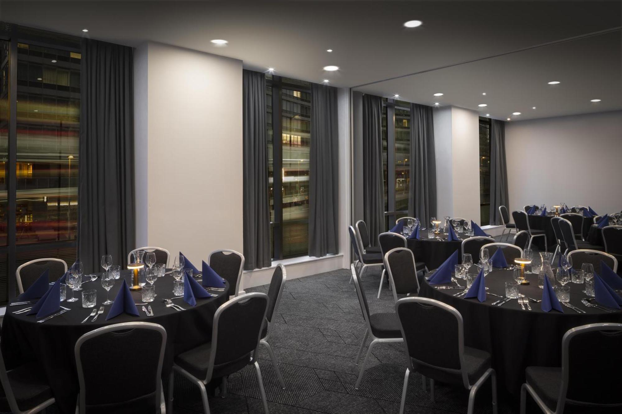 Doubletree By Hilton Manchester Piccadilly — Fotos 2